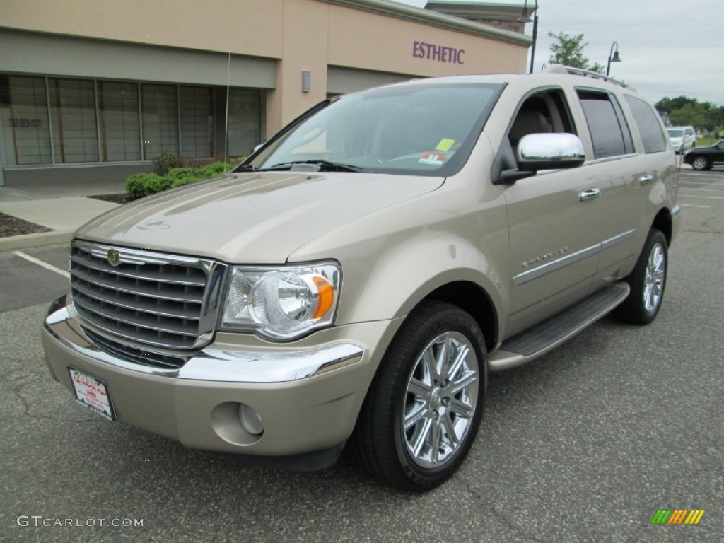 2008 Aspen Limited 4WD - Light Sandstone Metallic / Light Graystone photo #2