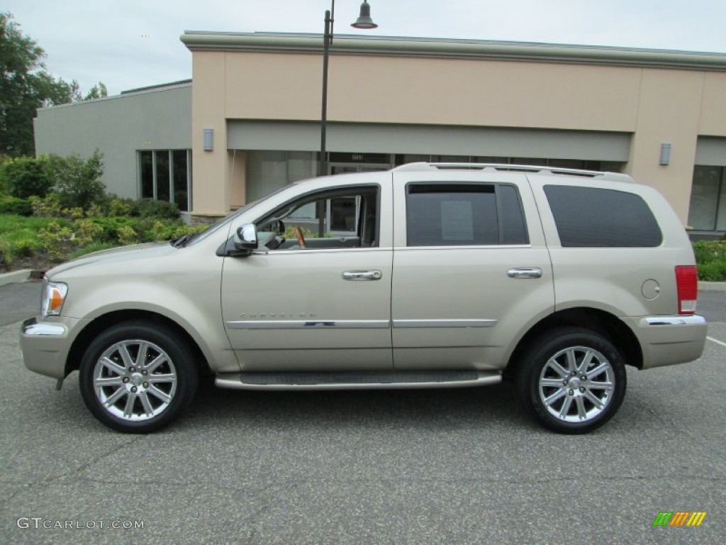 2008 Aspen Limited 4WD - Light Sandstone Metallic / Light Graystone photo #3