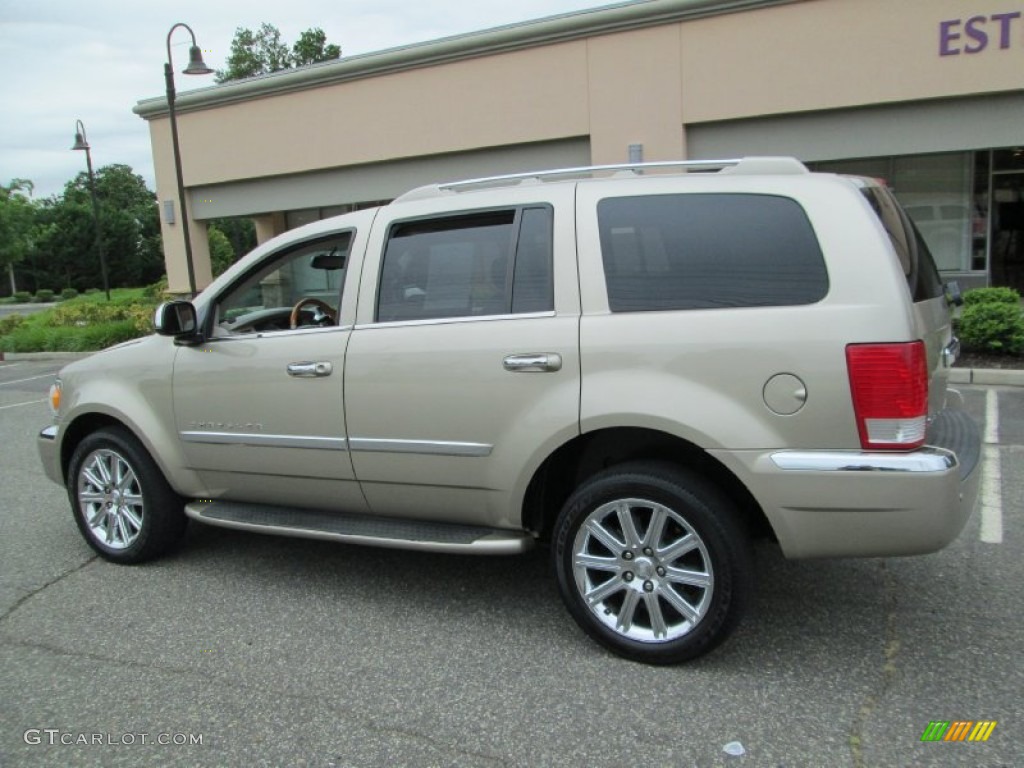 2008 Aspen Limited 4WD - Light Sandstone Metallic / Light Graystone photo #4