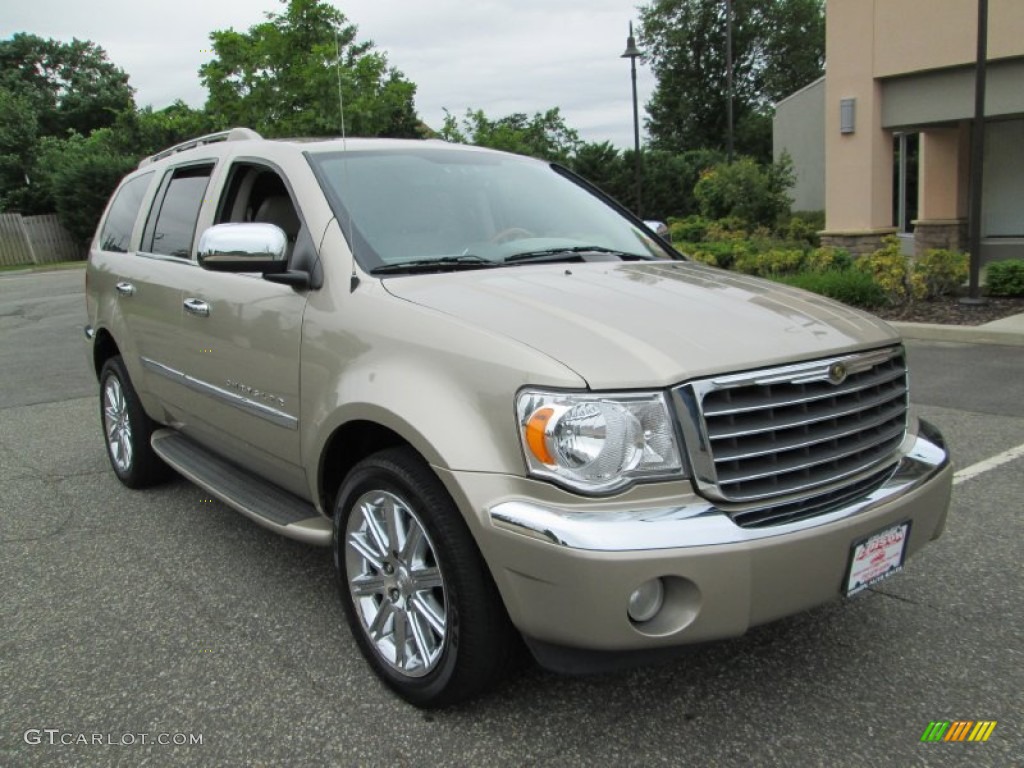 2008 Aspen Limited 4WD - Light Sandstone Metallic / Light Graystone photo #11