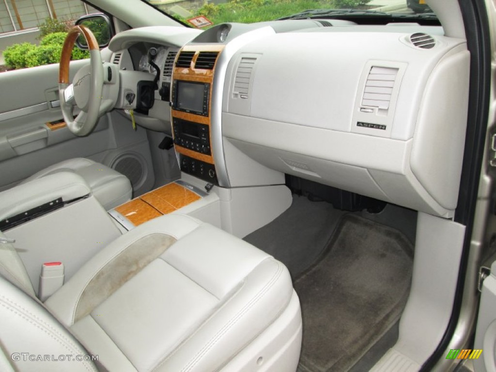 2008 Aspen Limited 4WD - Light Sandstone Metallic / Light Graystone photo #16