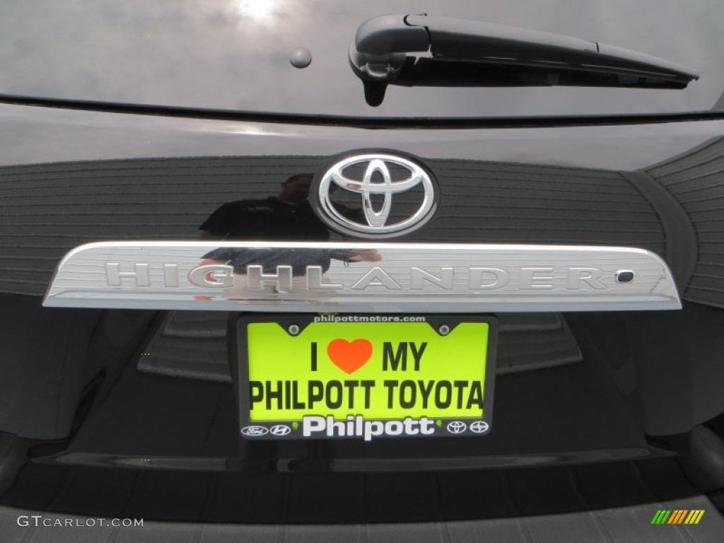 2013 Highlander SE - Black / Black photo #13