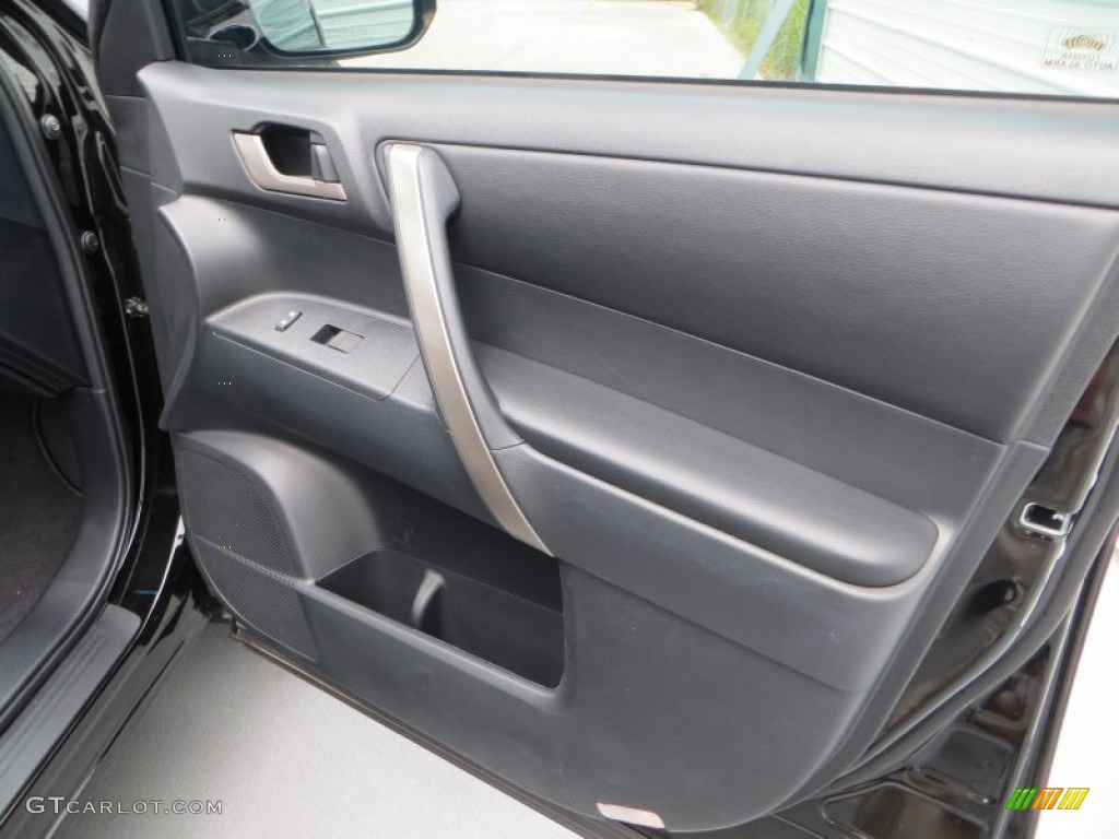 2013 Highlander SE - Black / Black photo #15