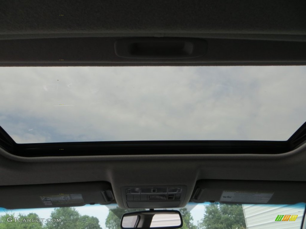 2013 Highlander SE - Black / Black photo #27