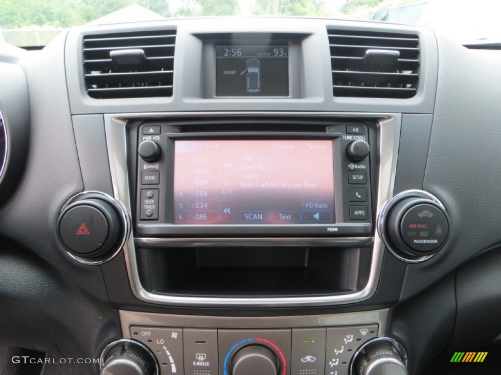 2013 Highlander SE - Black / Black photo #29