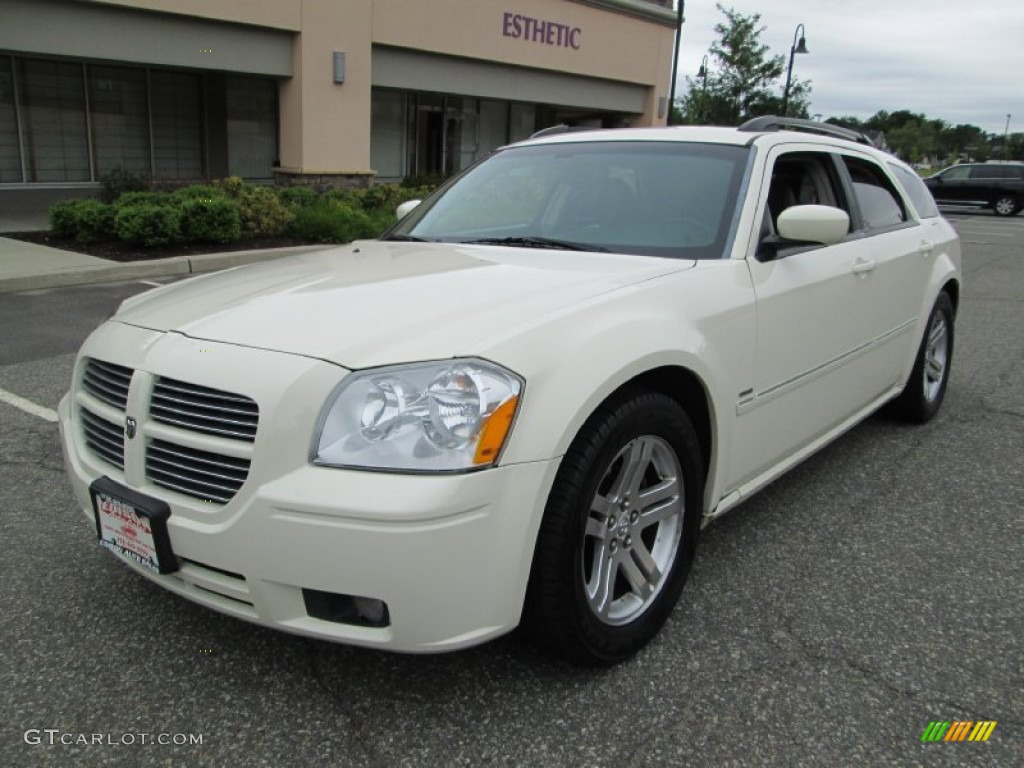 2005 Magnum R/T - Cool Vanilla White / Dark Slate Gray/Light Graystone photo #2
