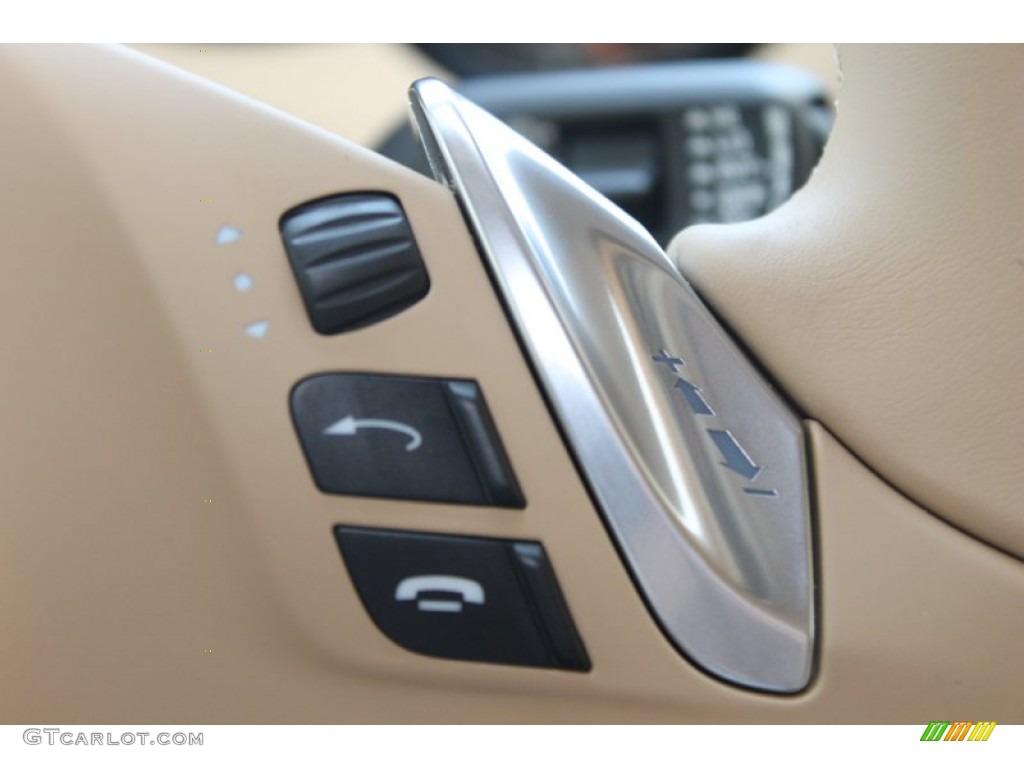 2013 Porsche Cayenne S Controls Photo #83849763