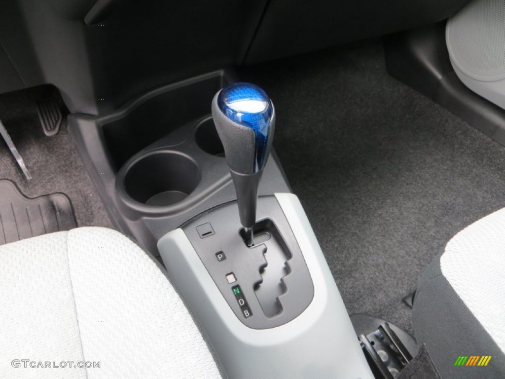 2013 Toyota Prius c Hybrid One Transmission Photos