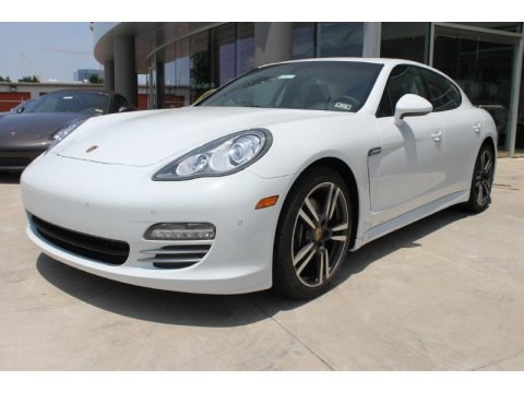 2013 Porsche Panamera 4 Data, Info and Specs
