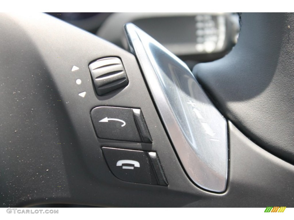 2013 Porsche Panamera 4 Controls Photos