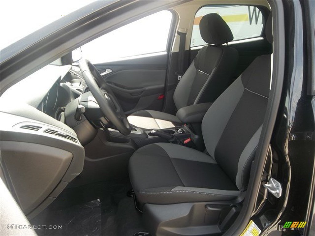 2013 Focus SE Sedan - Tuxedo Black / Charcoal Black photo #19