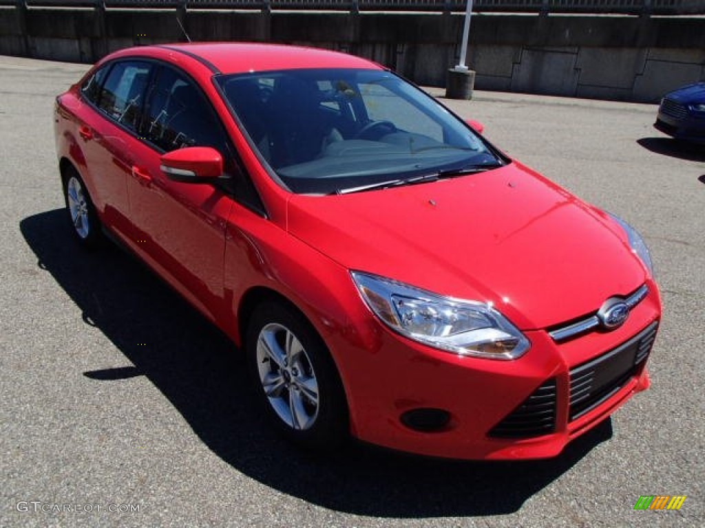 Race Red 2014 Ford Focus SE Sedan Exterior Photo #83854269