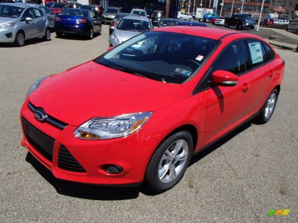 Race Red 2014 Ford Focus SE Sedan Exterior Photo #83854311