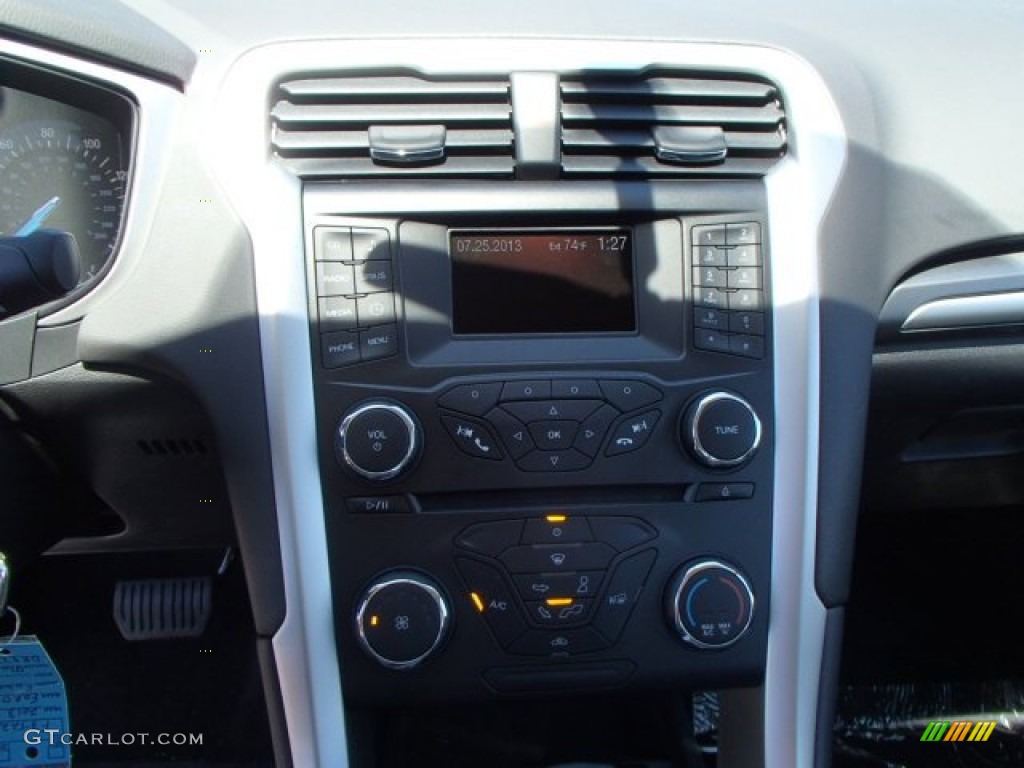 2013 Fusion S - Deep Impact Blue Metallic / Earth Gray photo #16