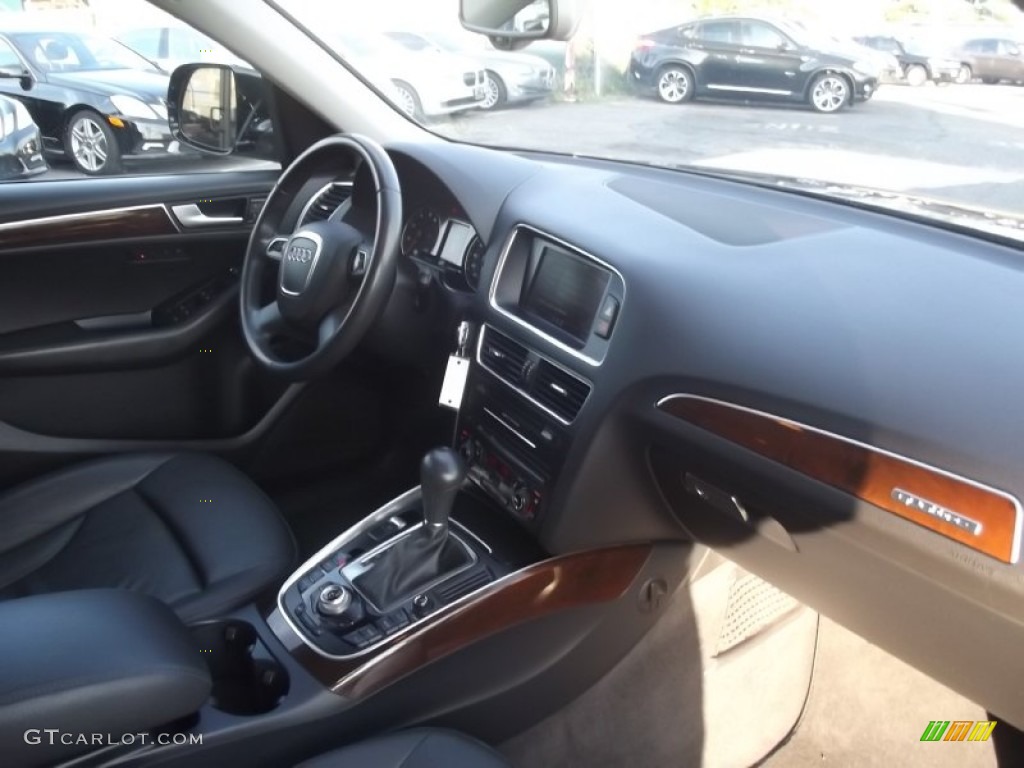 2011 Q5 2.0T quattro - Brilliant Black / Black photo #14