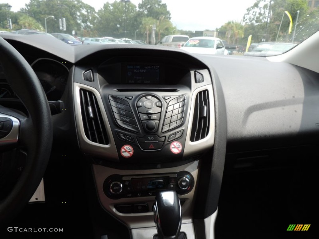 2012 Focus SEL Sedan - Sterling Grey Metallic / Charcoal Black photo #17