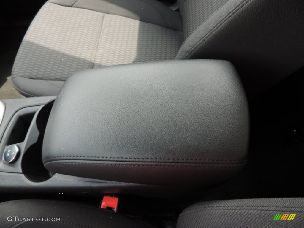 2012 Focus SEL Sedan - Sterling Grey Metallic / Charcoal Black photo #22