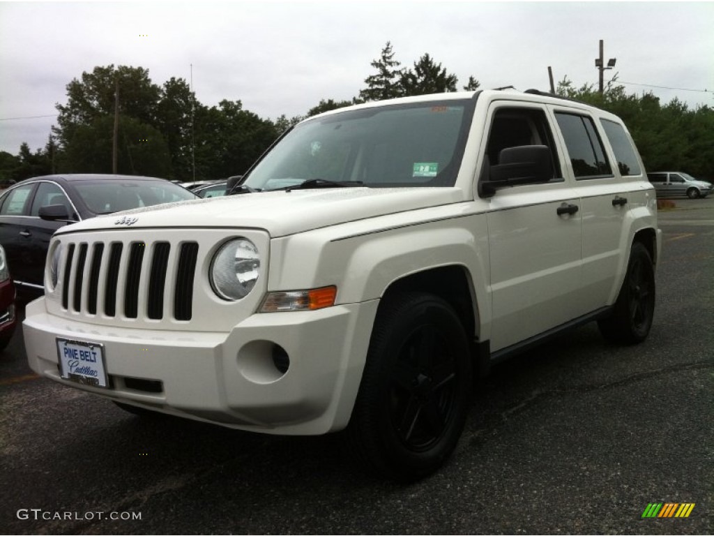 2007 Patriot Sport 4x4 - Stone White / Pastel Slate Gray photo #1