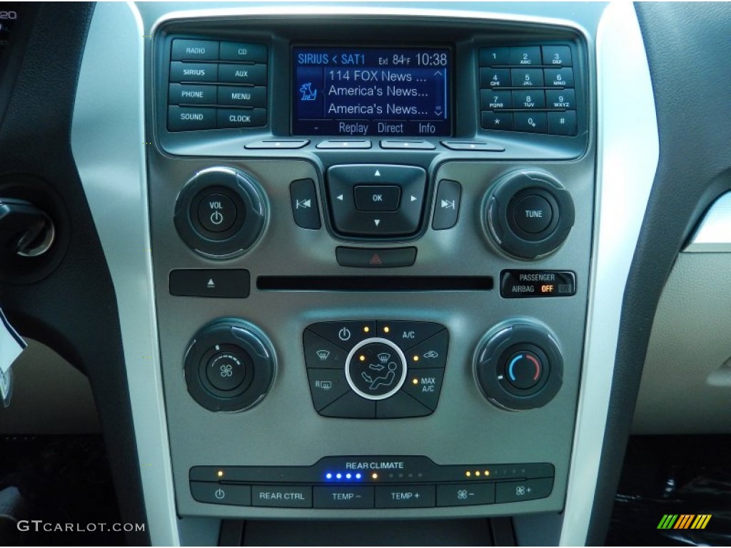 2014 Ford Explorer XLT Controls Photo #83861469