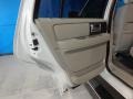 2008 White Suede Metallic Lincoln Navigator Luxury 4x4  photo #21