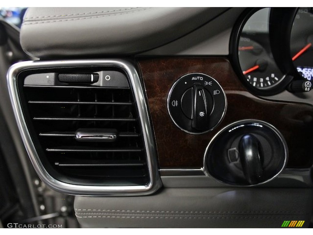 2010 Porsche Panamera Turbo Controls Photo #83863525