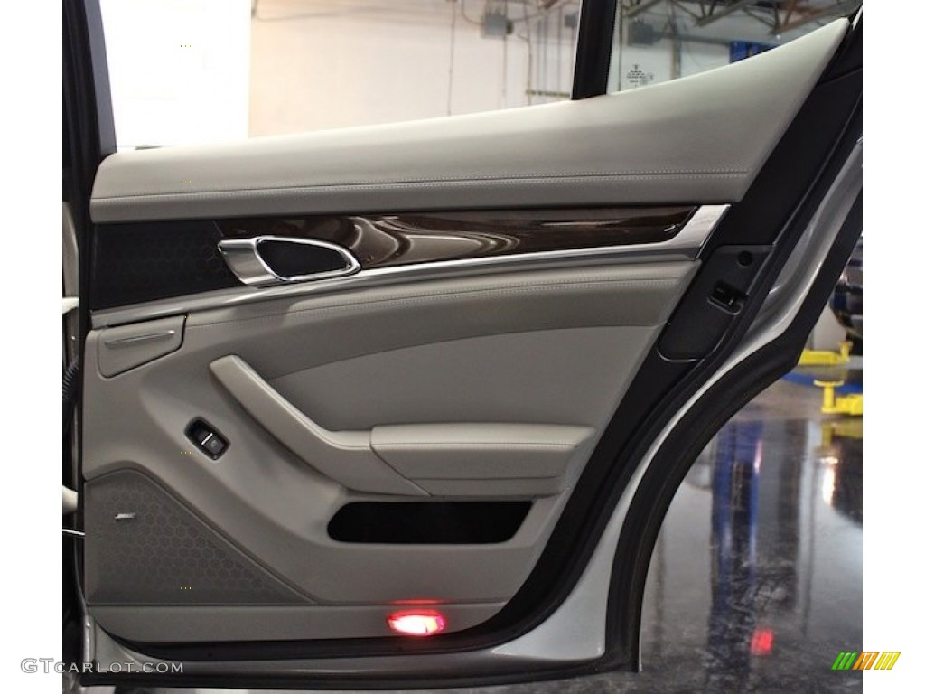 2010 Porsche Panamera Turbo Platinum Grey Door Panel Photo #83863901