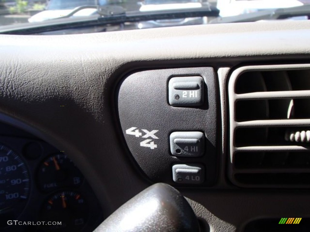 2001 GMC Sonoma SLS Extended Cab 4x4 Controls Photo #83865924