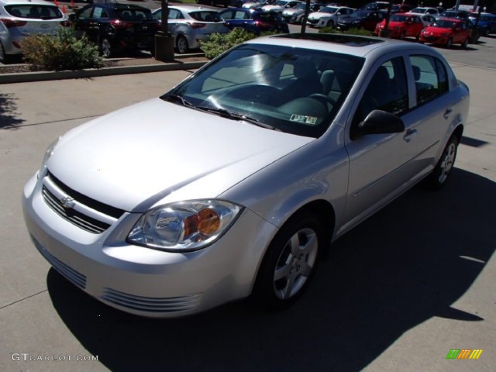 2005 Cobalt Sedan - Ultra Silver Metallic / Gray photo #4
