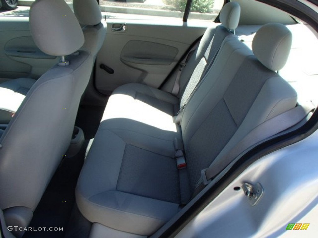 2005 Cobalt Sedan - Ultra Silver Metallic / Gray photo #12