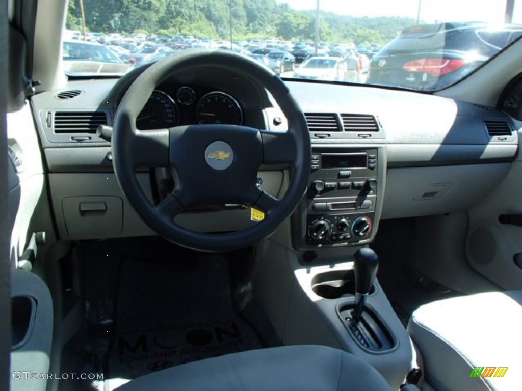 2005 Cobalt Sedan - Ultra Silver Metallic / Gray photo #14