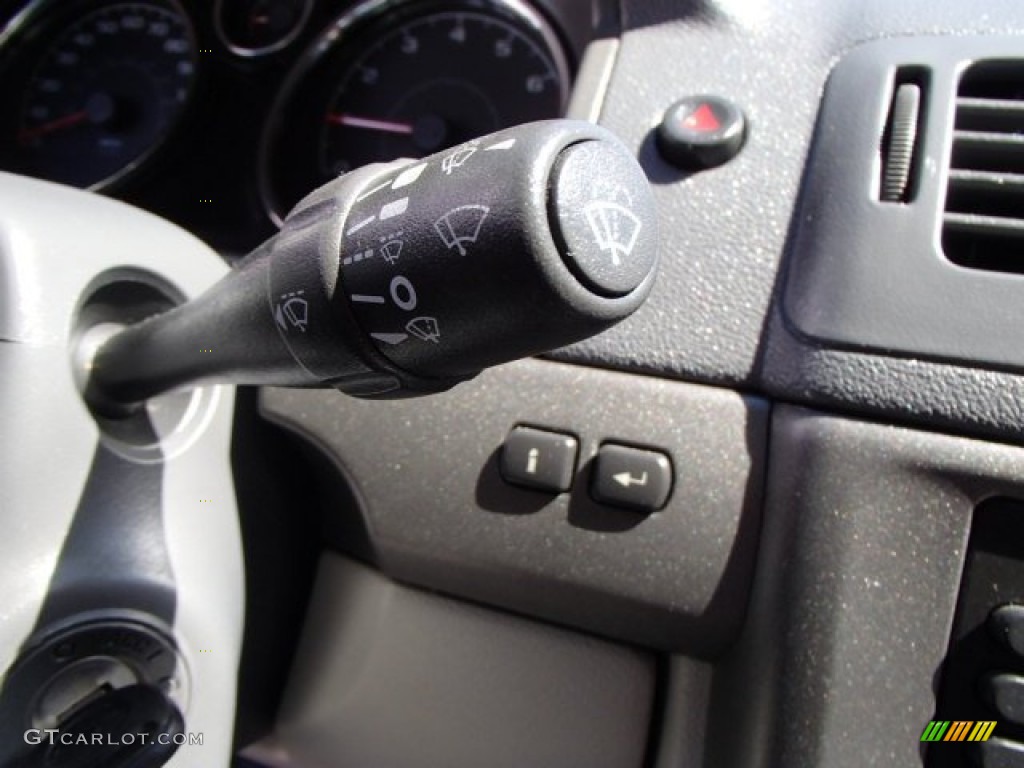 2005 Cobalt Sedan - Ultra Silver Metallic / Gray photo #22