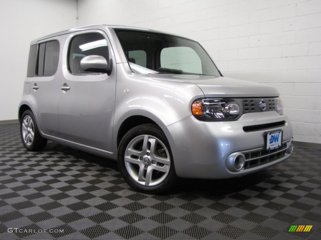 Chrome Silver Nissan Cube