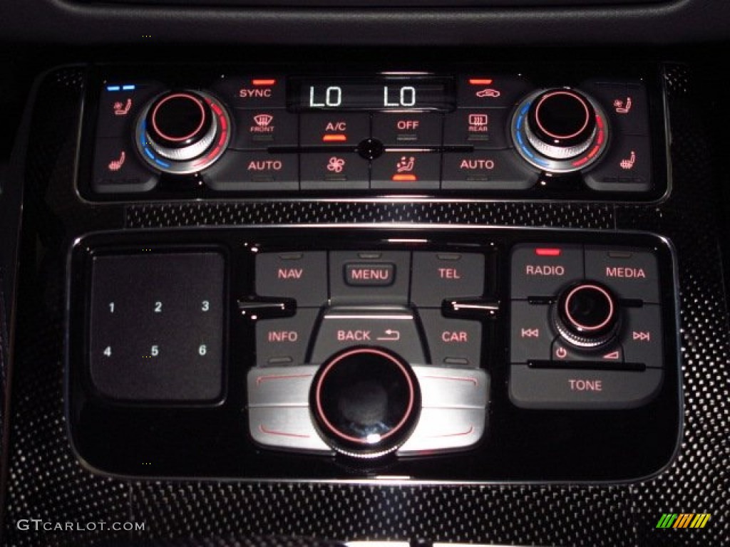 2014 Audi S8 quattro S Controls Photo #83877012