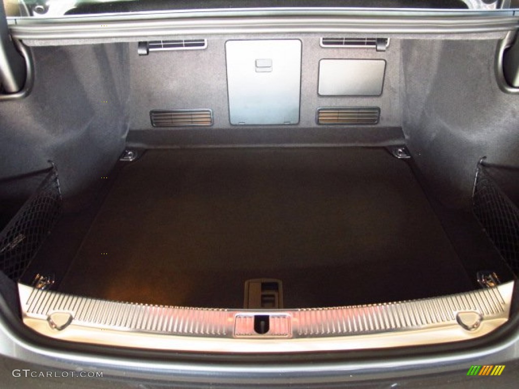 2014 Audi S8 quattro S Trunk Photo #83877213
