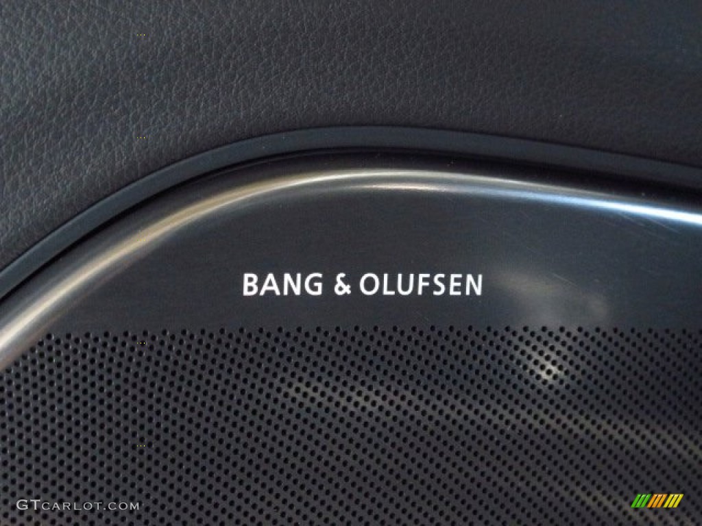 2014 Audi S8 quattro S Audio System Photo #83877432