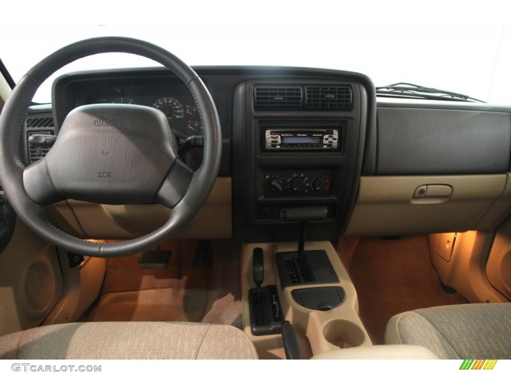 2000 Cherokee Sport 4x4 - Forest Green Pearl / Camel Beige photo #18