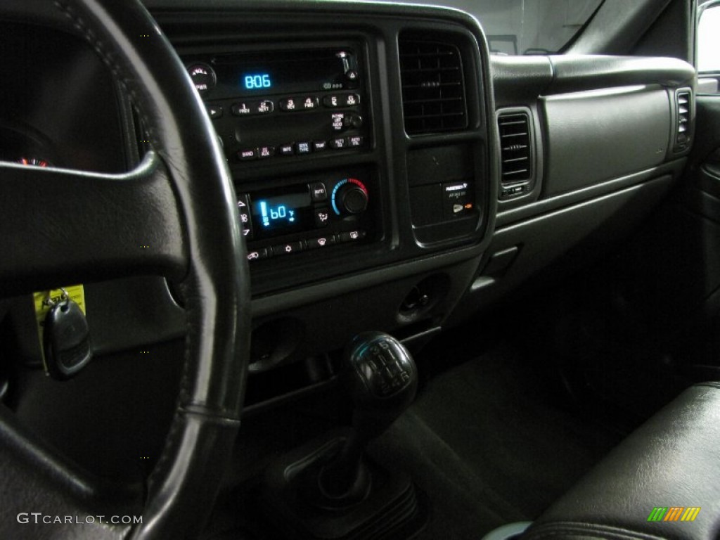 2003 Silverado 2500HD LS Extended Cab 4x4 - Dark Green Metallic / Dark Charcoal photo #22