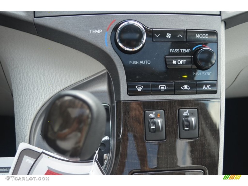 2013 Toyota Venza Limited AWD Controls Photo #83882265