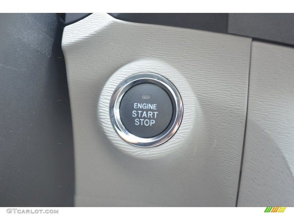 2013 Toyota Venza Limited AWD Controls Photo #83882322