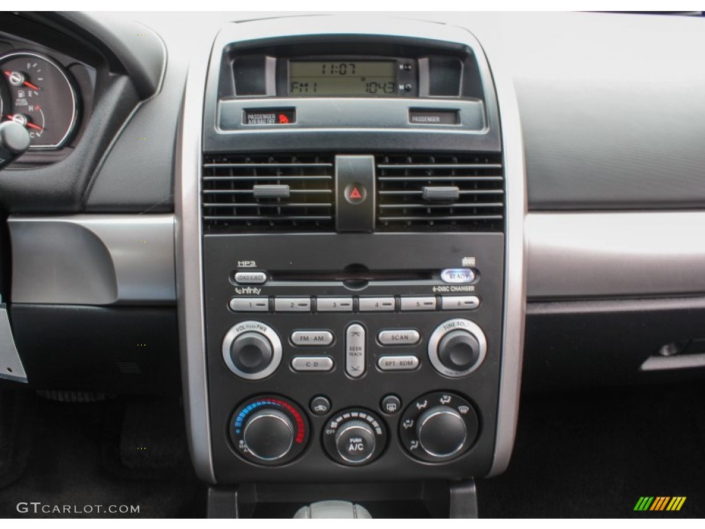 2006 Mitsubishi Galant ES Controls Photos