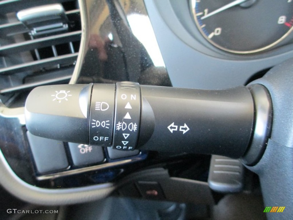 2014 Mitsubishi Outlander SE Controls Photo #83895931