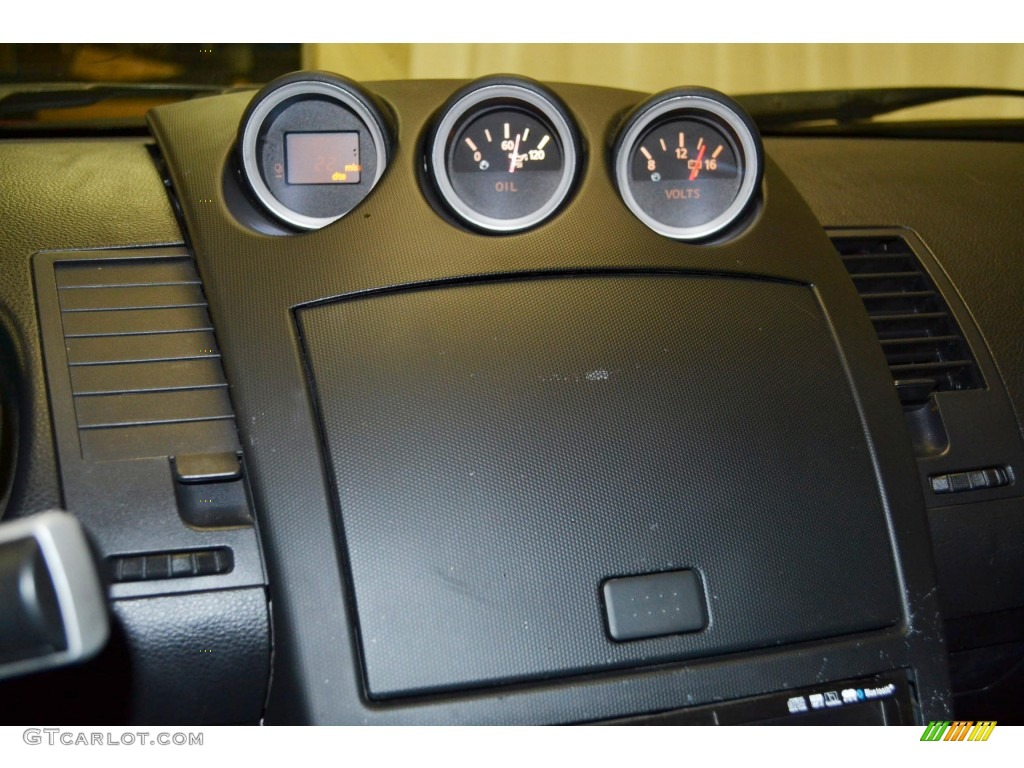 2004 350Z Enthusiast Coupe - Redline / Carbon Black photo #19