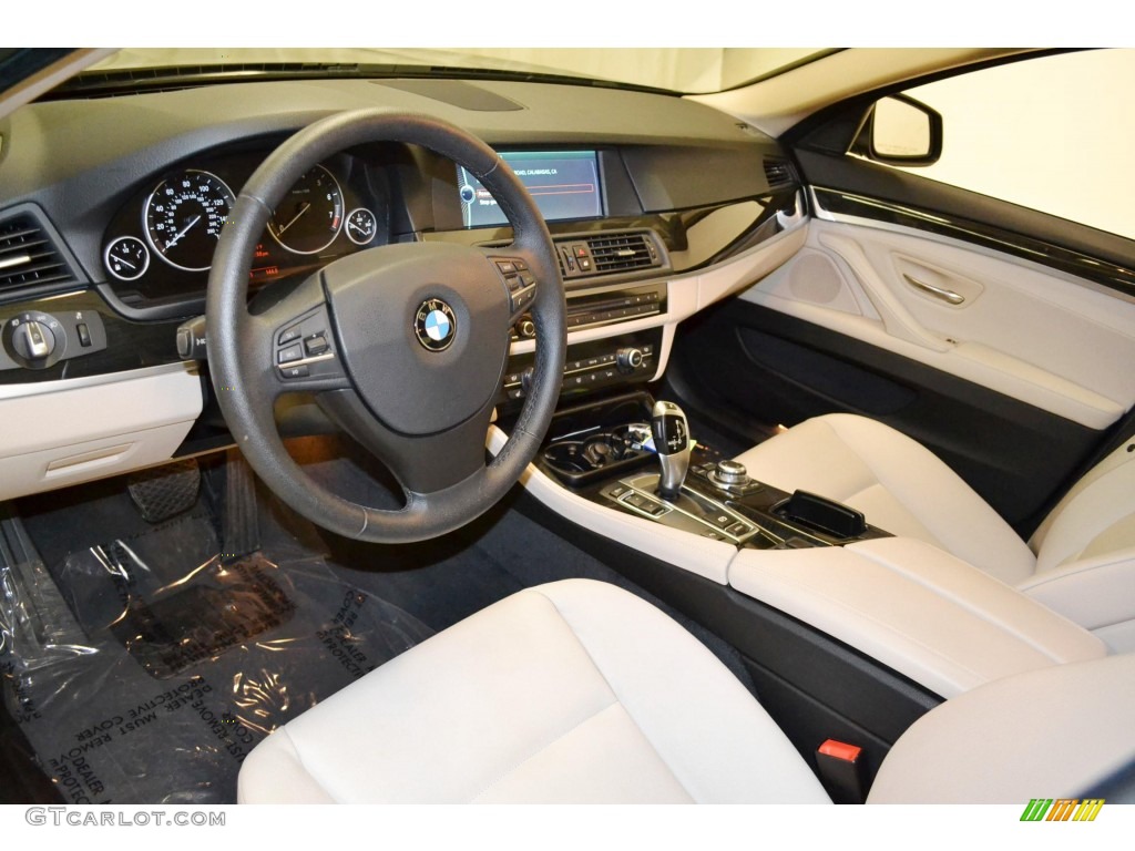Oyster/Black Interior 2012 BMW 5 Series 528i Sedan Photo #83900395