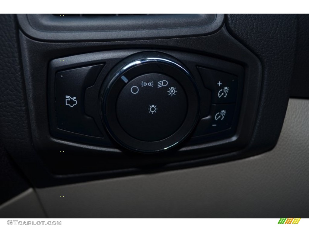2014 Focus SE Sedan - Sterling Gray / Medium Light Stone photo #16