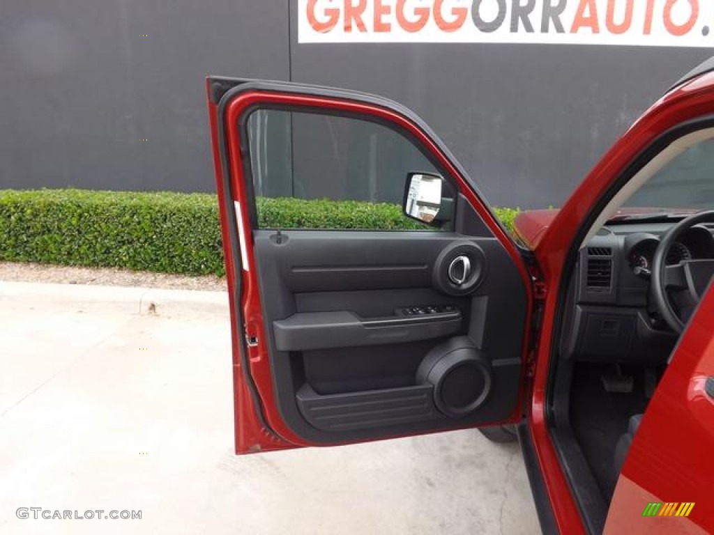 2011 Nitro Heat 4.0 4x4 - Redline 2-Coat Pearl / Dark Slate Gray photo #27