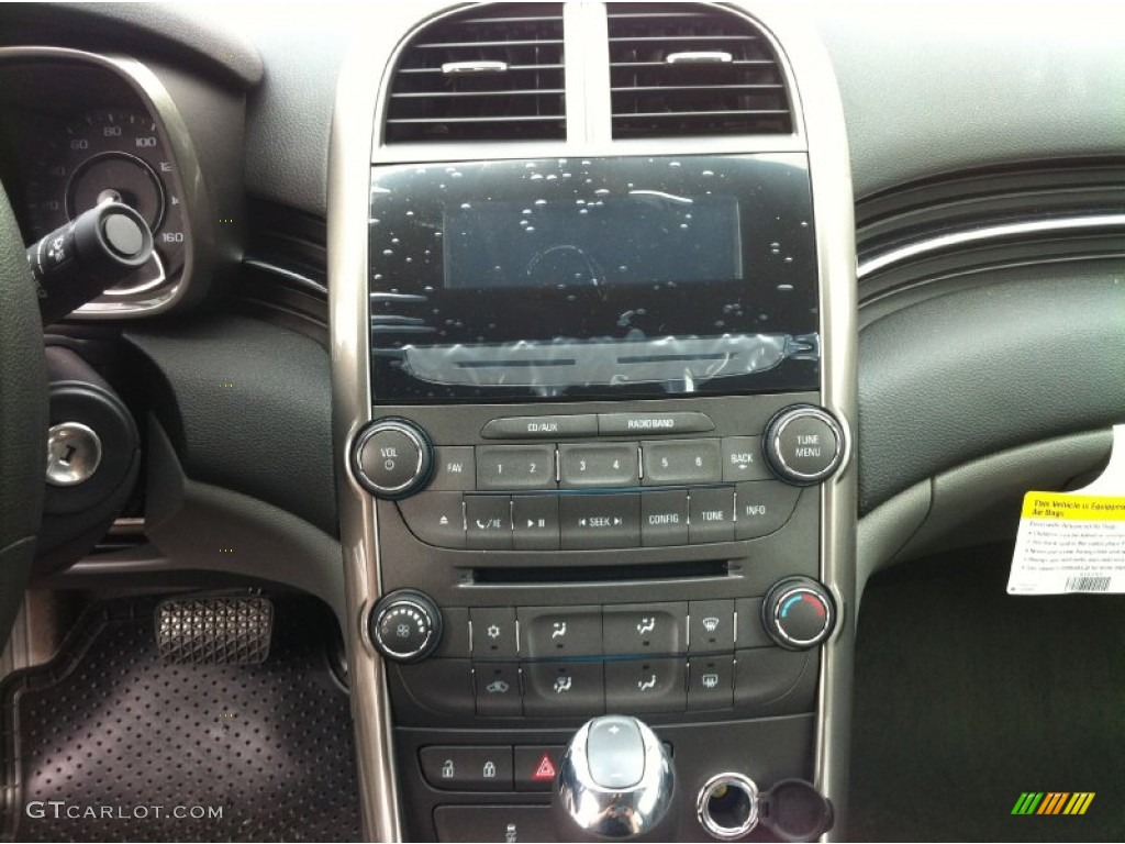 2013 Malibu LS - Champagne Silver Metallic / Jet Black/Titanium photo #4