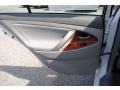 Super White - Camry XLE Photo No. 16
