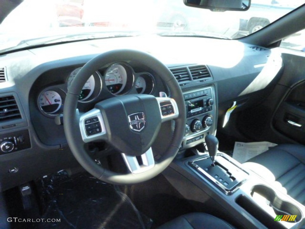 2013 Challenger R/T Classic - Plum Crazy Pearl / Dark Slate Gray photo #11