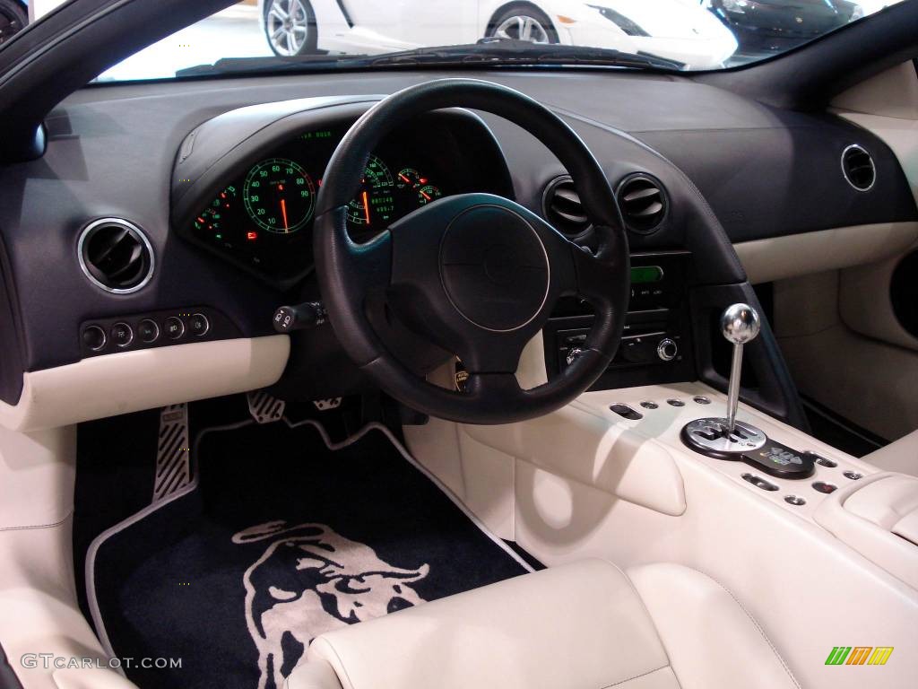 2002 Lamborghini Murcielago Coupe White Dashboard Photo #839083