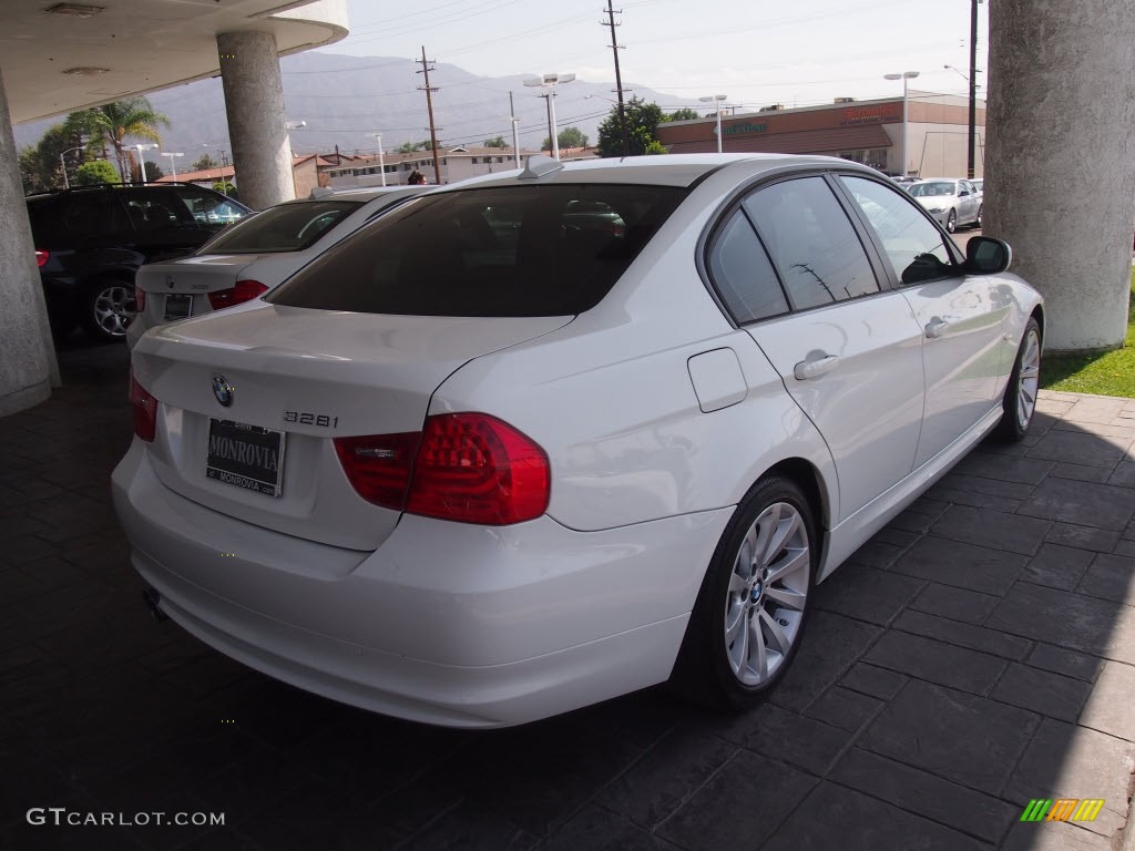 2011 3 Series 328i Sedan - Alpine White / Saddle Brown Dakota Leather photo #9